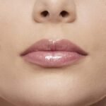 ⁦Maybelline New York Lifter Gloss, Hydrating Lip Gloss with Hyaluronic Acid, 5.4 ml, Shade 003 Moon : Amazon.ae: Beauty⁩ - الصورة ⁦5⁩