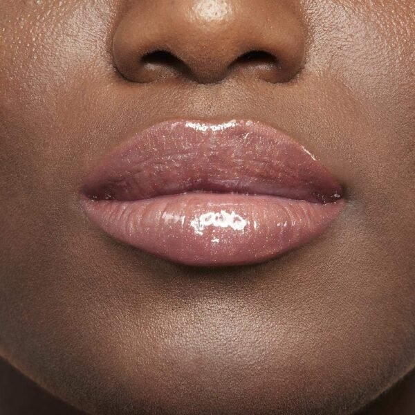 ⁦Maybelline New York Lifter Gloss, Hydrating Lip Gloss with Hyaluronic Acid, 5.4 ml, Shade 003 Moon : Amazon.ae: Beauty⁩ - الصورة ⁦12⁩